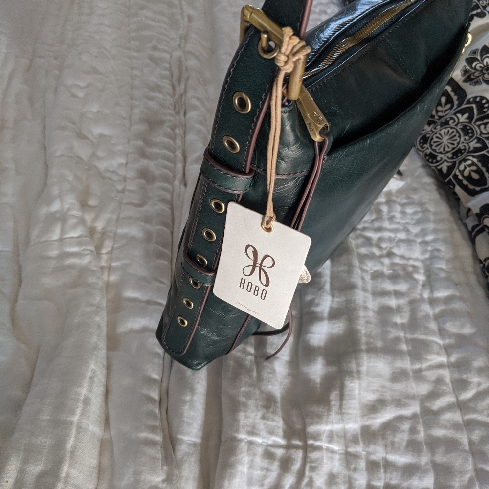 Hobo green leather purse